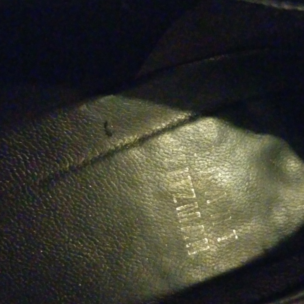 Shoes - Picture 2 of 3